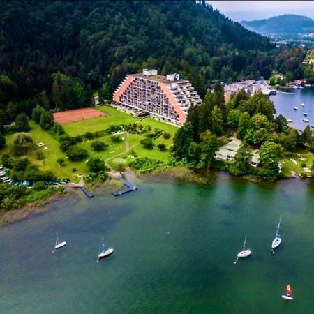 Apartment Am Ossiachersee Mit Eigenem Seezugang Landskron Exterior foto